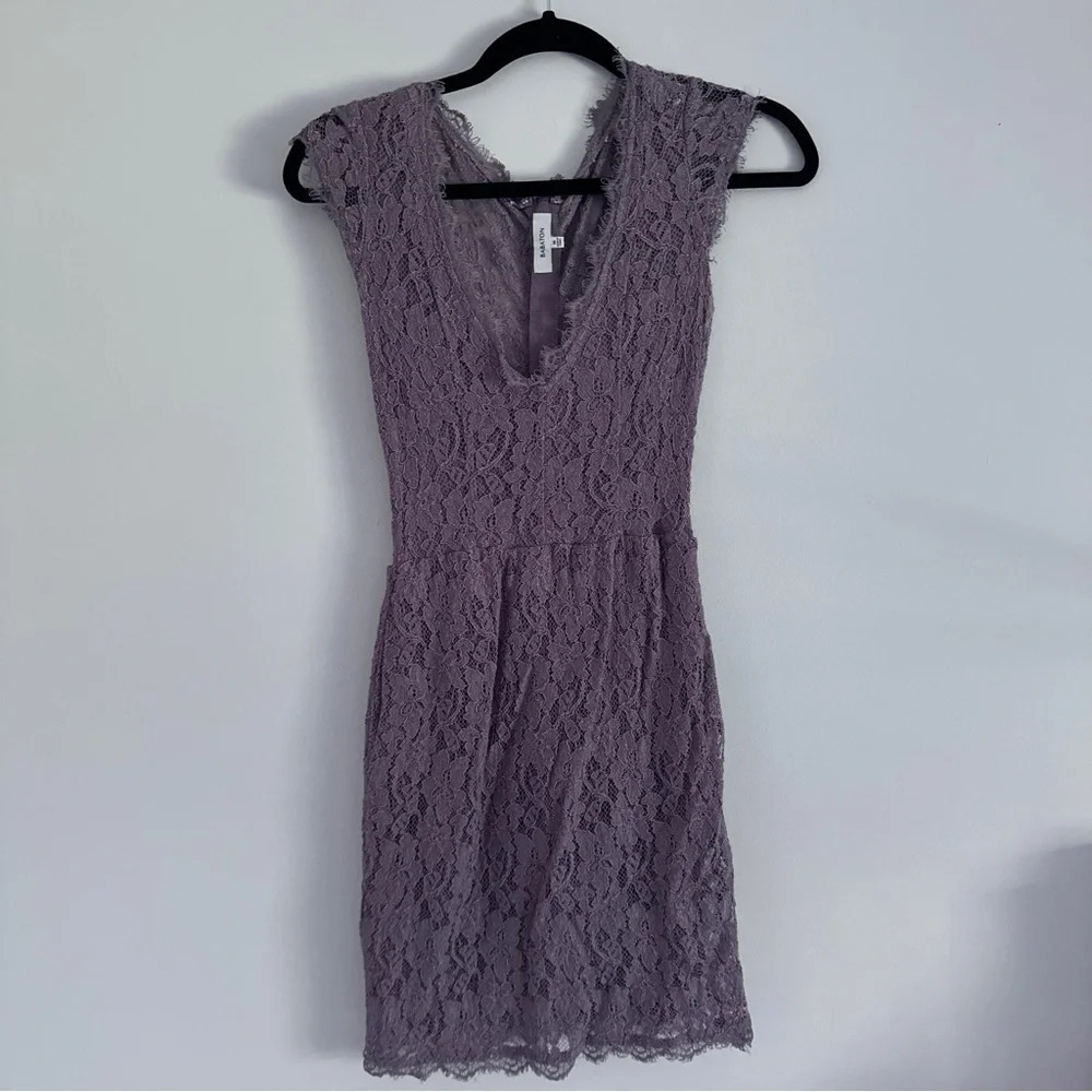 1 💜 Babaton Aritzia Lace Floral Dress